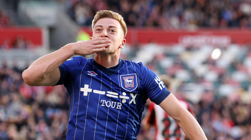 liam-delap-phan-hoi-truoc-su-quan-tam-cua-chelsea-toi-chi-muon-tap-trung-vao-bong