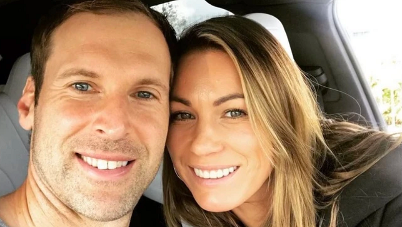 petr-cech-cham-dut-cuoc-hon-nhan-keo-dai-hon-hai