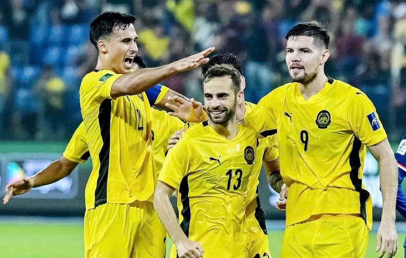 be-boi-cua-malaysia-gay-chan-dong